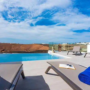 Villa Papaya, Tías